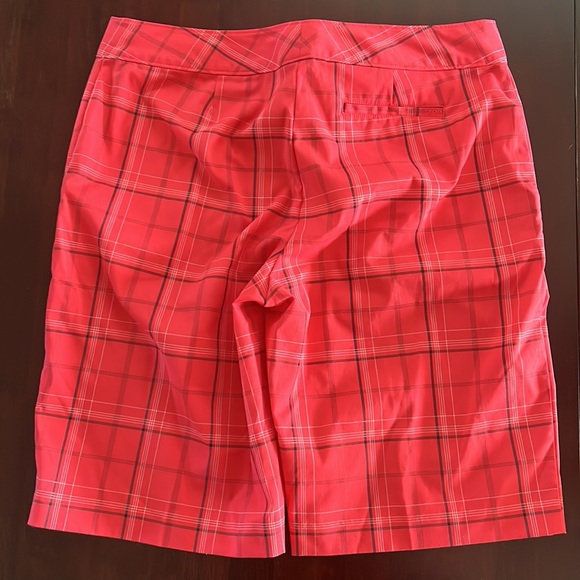 Izod Golf Shorts - Picture 7 of 8
